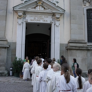 beim Einzug in die Stiftskirche