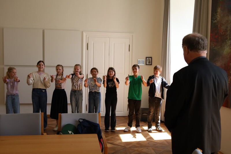 Tanzen gegen Kinderarbeit,Besuch bei Bischof Manfred Scheuer zur Initiative 'Kinderarbeit stoppen'